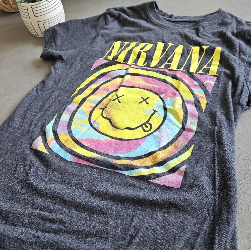 NIRVANA  Tee - Charcoal with Vibrant Design Sz M